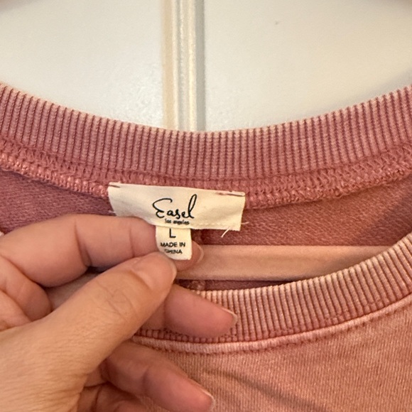 Easel Dusty Pink Sweatshirt - Picture 2 of 9